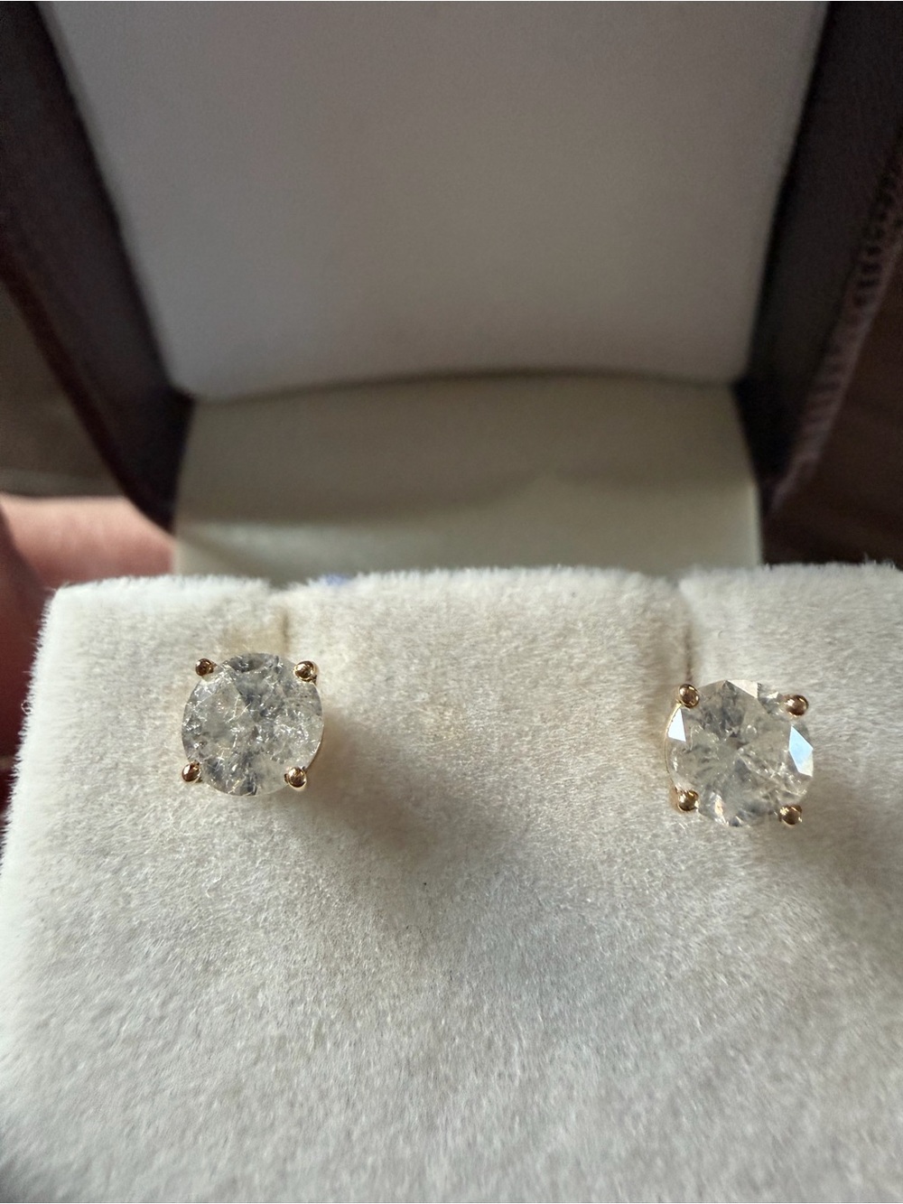 1.0ct Ariya Clear Round Stone Stud Earrings in 18K Gold